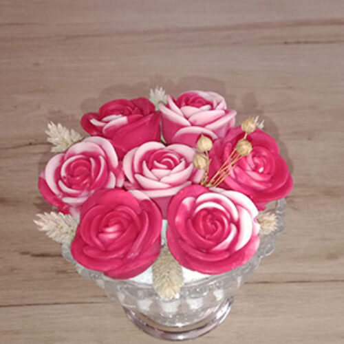 Le-bar-a-bougies-voves-roses-en-vase